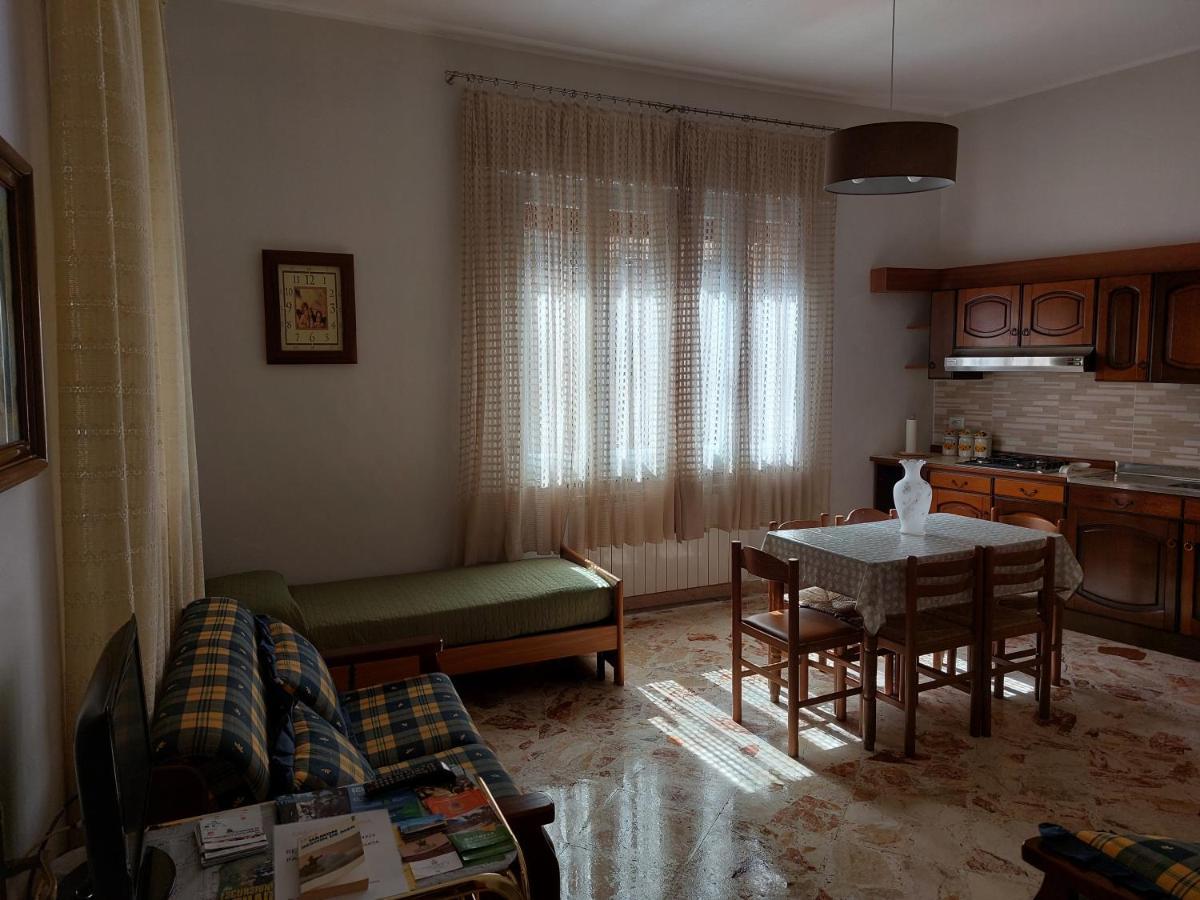 Casa Vacanze Lina Leilighet San Mauro Castelverde Eksteriør bilde